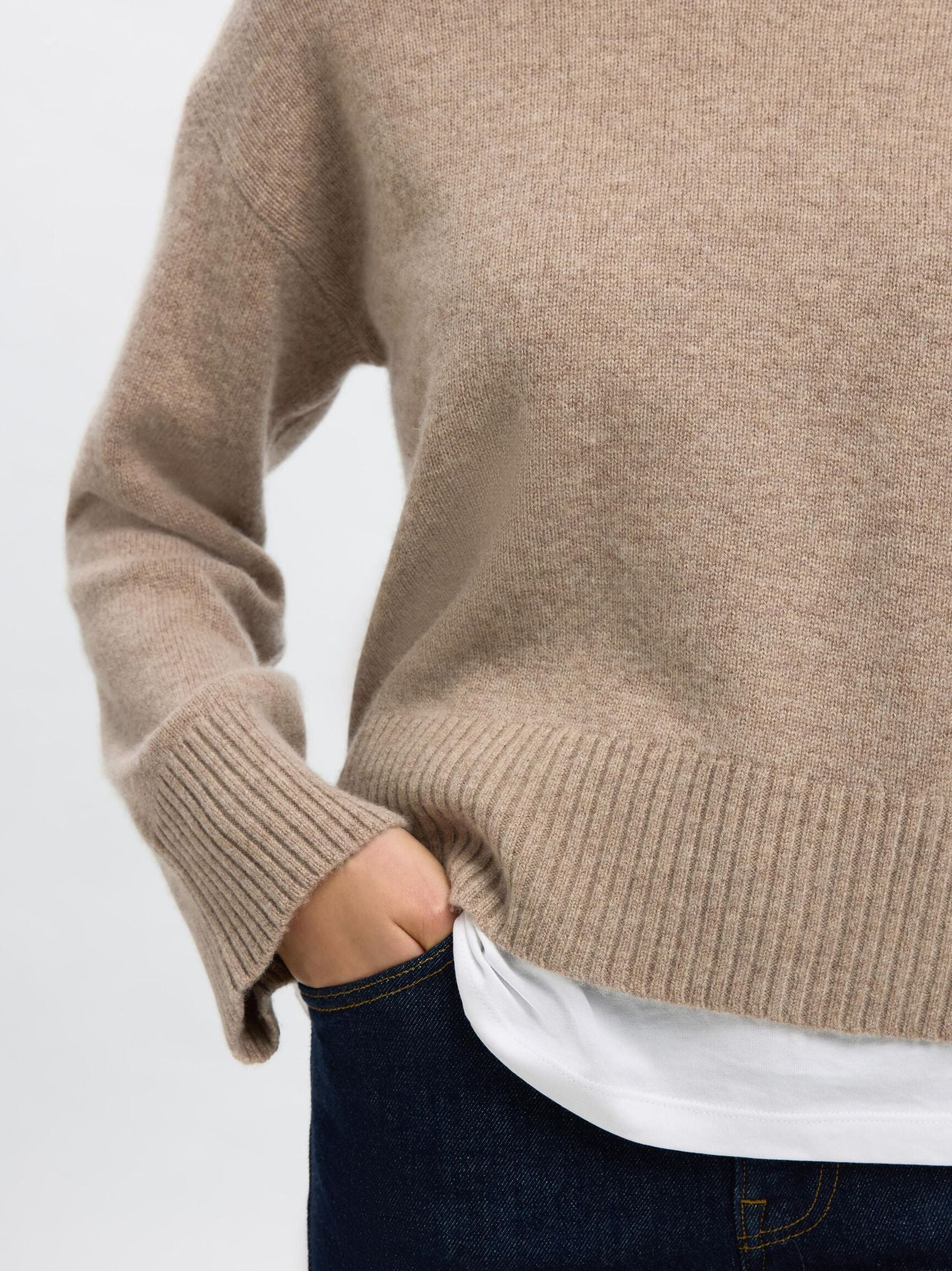 Cille Cashmere Blend O-Neck Sweater - Image 7